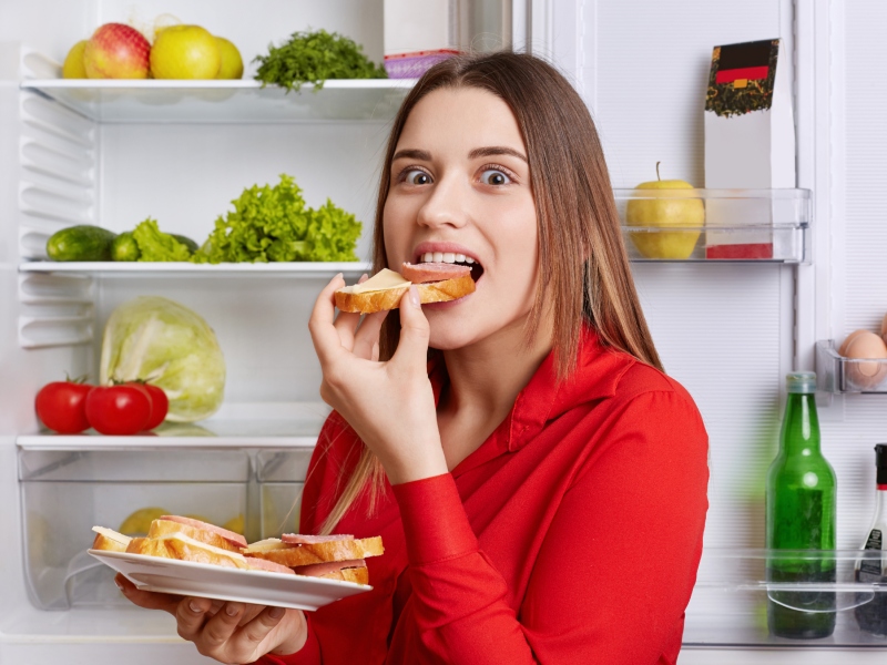 طبيب البوابة: 6 أسباب للشعور بالرغبة في الأكل و الجوع