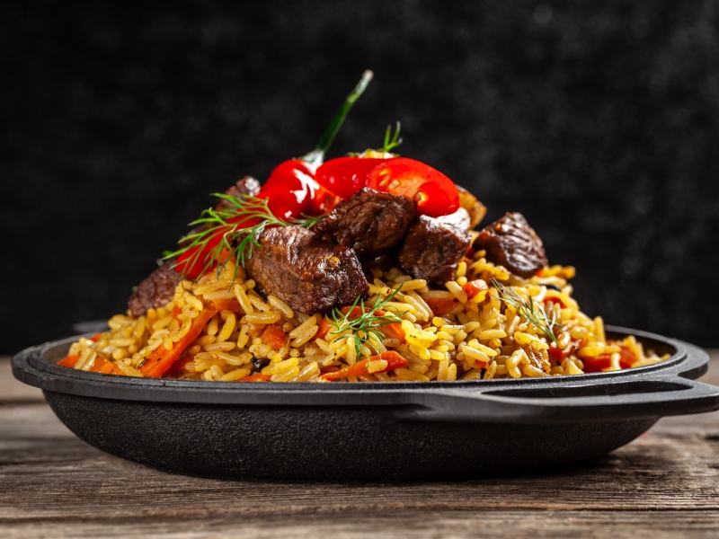 أطباق رمضانية رئيسية: الأرز بالجزر ، رز بالخلطة ، مفتول فلسطيني