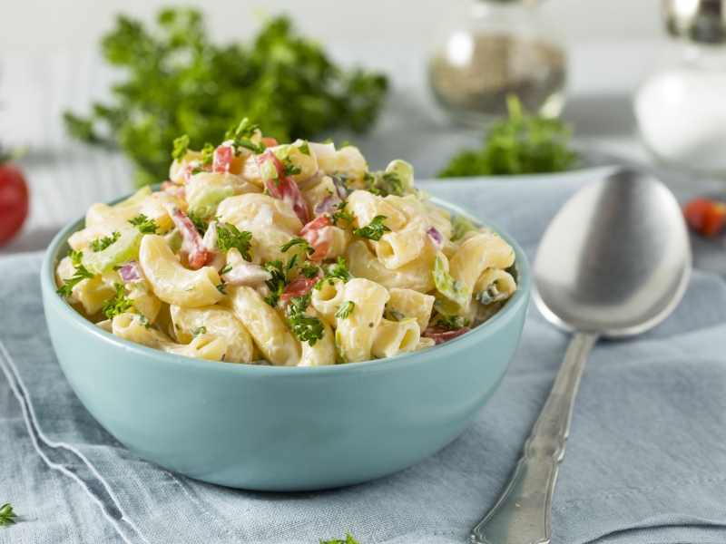 أطباق رمضانية: سلطة فواكه، سلطة الباستا ومافن التوت لوجبة السحور