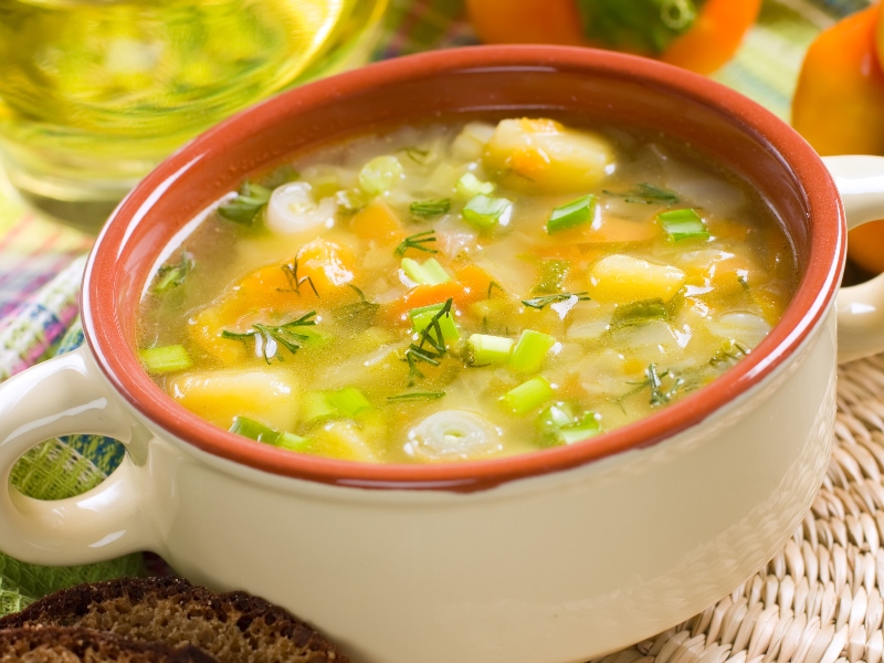 ثلاث وصفات لتحضير شوربة الدجاج