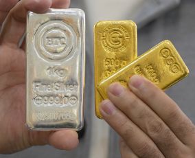 Gold and silver at a crossroads as US-Iran talks raise hopes and fears