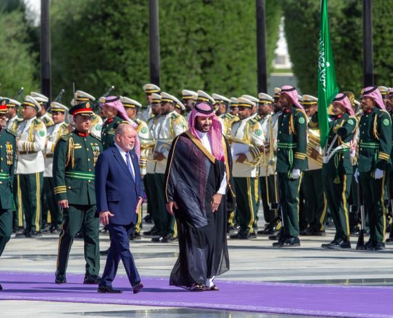 Saudi crown prince hosts Malaysian king in Riyadh