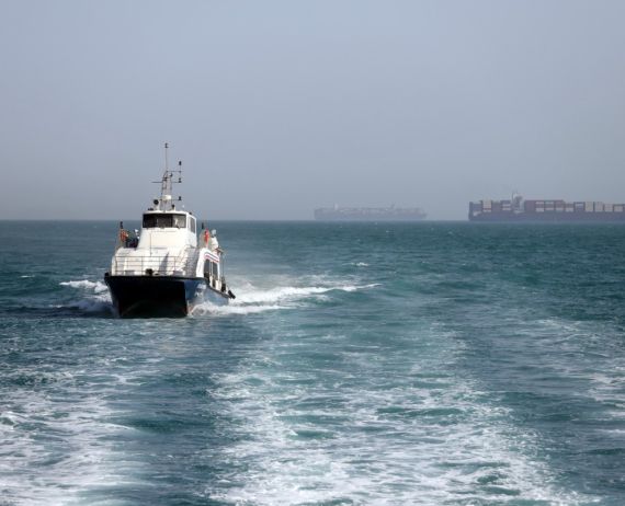 hormuz strait 