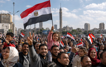رئيس الوزراء: مراجعة البطاقات التموينية لضمان وصول الدعم إلى مستحقيه واستبعاد أصحاب الدخول المرتفعة