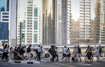 Explosions reported in Dubai as missile strikes hit near Bandar Abbas