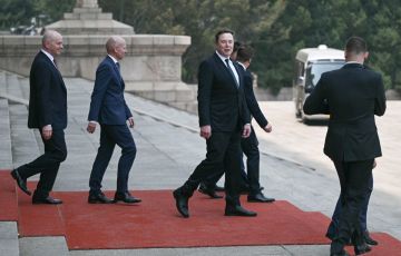 Elon Musk in China