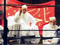 The Spiritual leader of Dawoodi Bohra Muslims, Syedna Mufaddal Saifuddin (C) takes part in a Bohra ceremony in Colombo in the run up to Ashura, one of the holiest days in Shiite Islam and commemorates the 7th century martyrdom of Prophet Mohammed’s grandson.  ISHARA S. KODIKARA / AFP