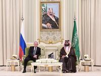 Russian President Vladimir Putin (L) meets with Saudi Arabia's Crown Prince Mohammed bin Salman in Riyadh, Saudi Arabia, on October 14, 2019. Alexey NIKOLSKY / SPUTNIK / AFP