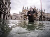 Venice hit by another ferocious high tide, flooding city (Twitter)
