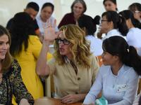 Actress Julia Roberts speaks to Vietnamese students in Can Giuoc district, Long An province on December 9, 2019. Michelle Obama and Julia Roberts visit to promote girls' education in Vietnam. Nhac NGUYEN / AFP