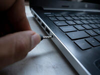 5. The rings on the headphones input