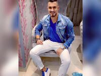 Mahmoud Saad Elsoghayar, son of folk singer Saad Elsoghayar