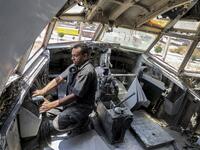 Palestinian twin turn airplane into a restaurant 