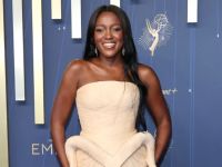 كريس مارشال في حفل جوائز Emmys 2025