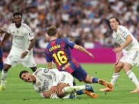 تصريحات لاعبي ريال مدريد تشعل غضب برشلونة مجددًا (Photo by Oscar DEL POZO / AFP) تصريحات لاعبي ريال مدريد تشعل غضب برشلونة مجددًا