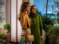 الملكة رانيا تتألق بإطلالة تجمع بين الفخامة الشرقية والعصرية في الدوحة