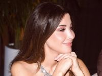 نانسي عجرم تخطف الأنظار بفستان كب ومجوهرات فاخرة من Tiffany & Co