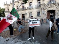 120 Injured as Clashes Erupt During Protest Against Mexican President’s Policies
