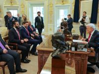 لماذا دخل الشرع البيت الأبيض من الباب الجانبي؟