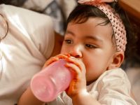 بالفيديو .. طفلة تقتل رضيعة بحضانة في طنجة بالمغرب