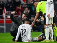 إصابة ألكسندر أرنولد تثير القلق في ريال مدريد