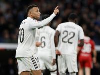 مبابي يدخل تاريخ ريال مدريد ويقود الفريق لفوز مهم على إشبيلية