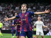 برشلونة يحصّن نجمه فيرمين لوبيز بعقد حتى 2031