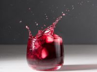 عصير الكركديه مع الفيمتو المثلج للإفطار