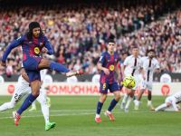 مستقبل كوندي مع برشلونة محل تساؤل