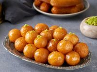 عوامة رمضان السريعة بمكوّنين فقط… حلوى سهلة واقتصادية