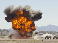 9 نوفمبر 2014: انفجارات خلال عرض توضيحي في نيلي