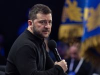 كييف، أوكرانيا – 23 فبراير 2025: يجيب الرئيس الأوكراني فولوديمير زيلينسكي على أسئلة وسائل الإعلام خلال مؤتمر صحفي له...