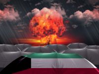 مظلة حماية تحمل علم الكويت على خلفية حرب