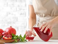 عصائر تعزز أنوثتك من الداخل