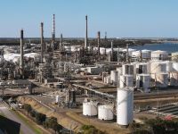 Massive blaze engulfs Geelong oil refinery in Australia 