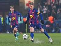 ثلاثي مرشح لتعويض دي يونغ..وقرار حاسم ينتظر فليك