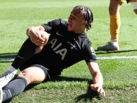 تشافي سيمونز يغيب رسميًا عن كأس العالم