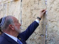 US envoy Huckabee urges Gulf states to choose between Israel and Iran 