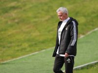ريال مدريد قد يستعين بأحد أساطيره السابقة ضمن طاقم مورينيو