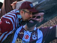 تسريحة "محمد صلاح" تتحول إلى ترند في تركيا ...ماذا يحدث؟ 