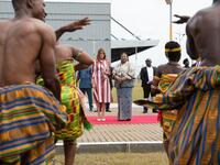 US First Lady Melania Trump (C-L) and Rebecca Akufo-Addo, the First Lady of Ghana, watch traditional dancers during an arrival ceremony after landing at Kotoka International Airport in Accra October 2, 2018. (SAUL LOEB / AFP)