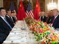 US President Donald Trump (R) US Secretary of State Mike Pompeo (2-R) and members of their delegation hold a dinner meeting with China's President Xi Jinping (L) China’s Foreign Affairs Minister Wang Yi (2-L) and Chinese government representatives, at the end of the G20 Leaders' Summit in Buenos Aires, on December 01, 2018.
SAUL LOEB / AFP