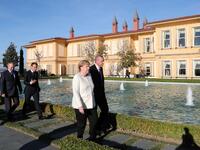 (From L) Russian President Vladimir Putin, French President Emmanuel Macron, German Chancellor Angela Merkel, and Turkish President Recep Tayyip Erdogan walk in the garden of the Vahdettin Mansion in Istanbul, on October 27, 2018. (Kayhan OZER / POOL / AFP)