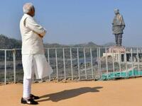 Indian PM Modi, today, dedicated to the nation a 182-metre statue of Sardar Vallabhbhai Patel, the tallest in the world. (Twitter)