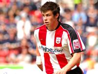 الويلزي غاريث بايل: رغم أنه بدأ مسيرته الكروية كظهير خلال أيامه الأولى مع ساوثهامبتون، ولكنه أصبح سريعاً كابوساً لخصومه بعدما انتقل للعب على الرواق الأيسر كجناح في توتنهام بفضل سرعته الكبيرة ودقة تسديداته.