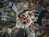 Selfie on Burj Khalifa (Twitter)