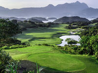 Offering a true links feel to all golfers, Gary Player made sure that the North Course at The Jockey Club would present a tough yet enjoyable test of golf. Additionally, the course is one of three from the Jockey Club Kau Sai Chau – the only public golf course in Hong Kong. 