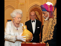 Queen Elizabeth oman visit 