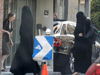 Gisele Bundchen arabic dress 