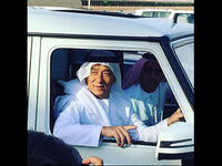 Jackie Chan arabic dress 